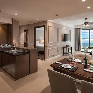 Sunrise Luxury With Ocean View Apartment Da Nang